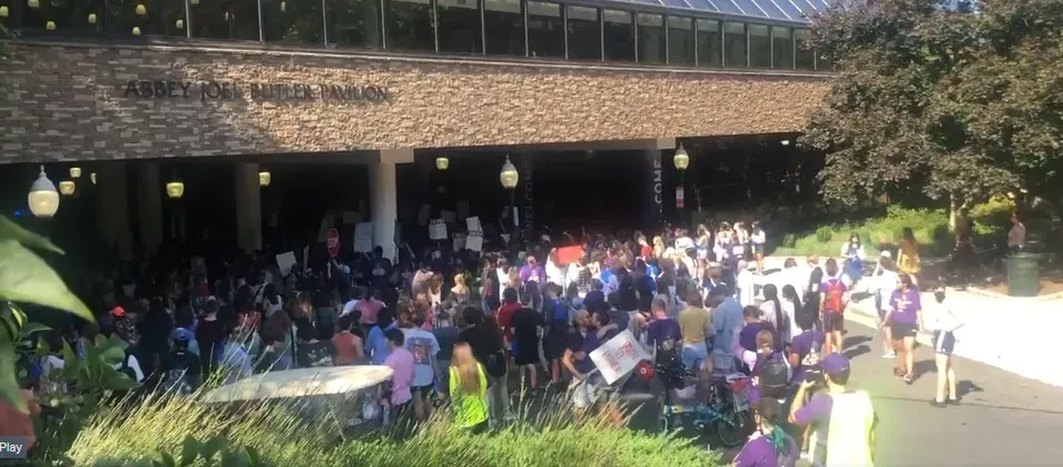 O lugar dos Estudantes é no Sindicato!